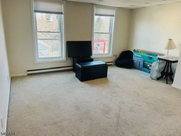 Andover Boro, NJ 07821,131 Main St #1