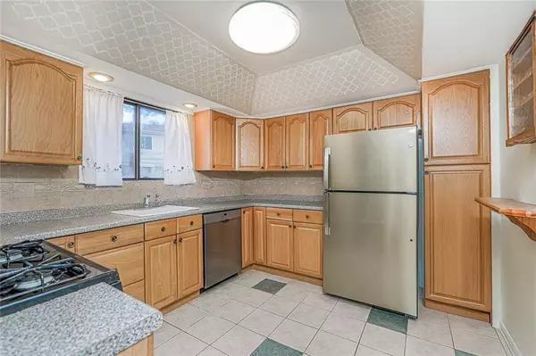 Staten  Island, NY 10314,22 Regis DR #75