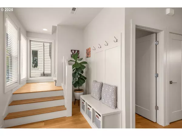 Portland, OR 97203,5475 N BOWDOIN ST #A