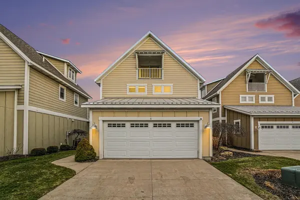 920 W Savidge ST #6, Spring Lake, MI 49456