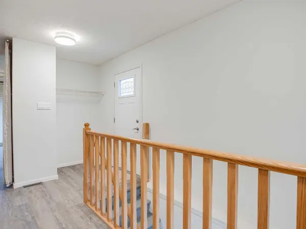 Lethbridge, AB T1H 5A1,1606 St George RD N