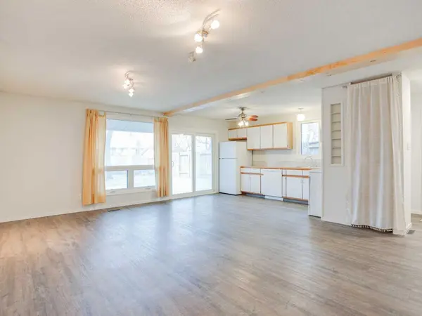 Lethbridge, AB T1H 5A1,1606 St George RD N