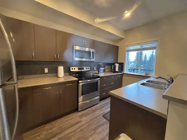 Hinton, AB T7V 0A9,214 Mcardell #10