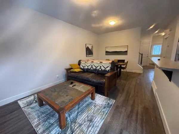 Hinton, AB T7V 0A9,214 Mcardell #10