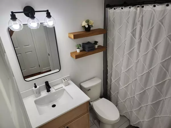 Toronto C07, ON M2N 7C6,155 Beecroft RD #1807