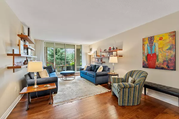 Toronto C13, ON M3B 3P5,215 The Donway N/A W #311