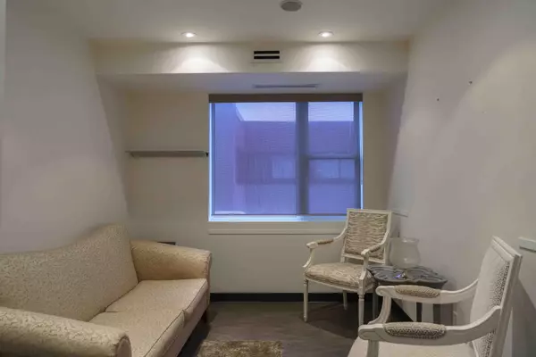 Toronto C04, ON M5M 4A1,1966 Avenue RD #2nd Floor