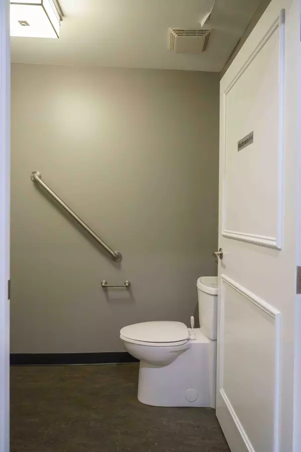 Toronto C04, ON M5M 4A1,1966 Avenue RD #2nd Floor