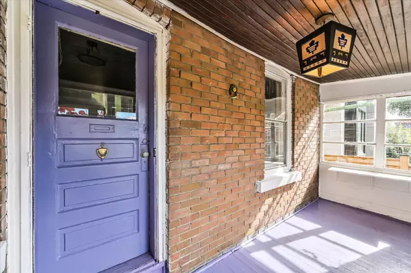 Toronto E03, ON M4C 4P3,9 Everett CRES