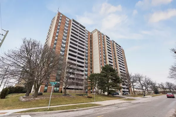 Pickering, ON L1W 2Z3,1210 Radom ST #209