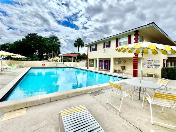 Coral Springs, FL 33065,3590 N University Dr #V-6