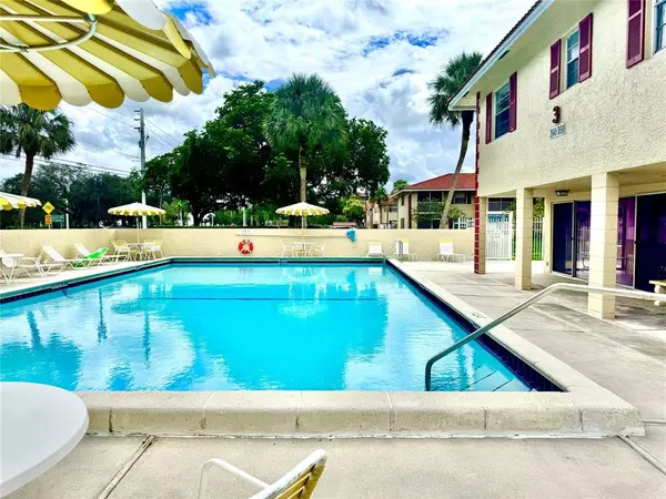 Coral Springs, FL 33065,3590 N University Dr #V-6