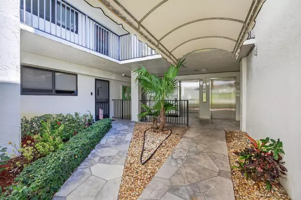 Pompano Beach, FL 33069,2215 Cypress Island Dr #803