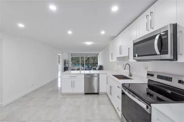 Lauderhill, FL 33319,3751 Environ Blvd #243