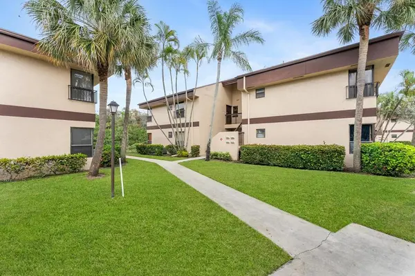 Pompano Beach, FL 33066,2684 N Carambola Cir #1768