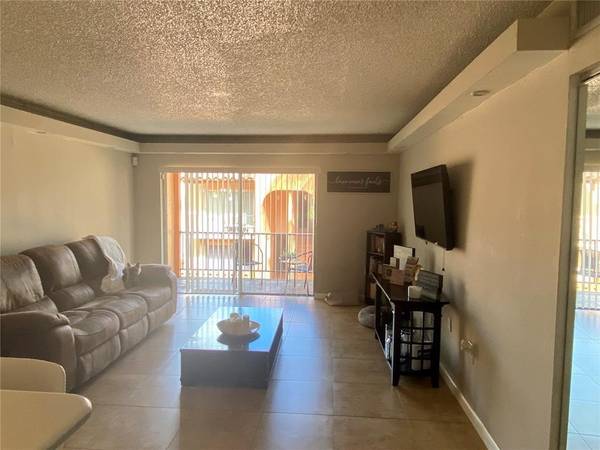 7200 Fairway Dr #H 12, Miami Lakes, FL 33014