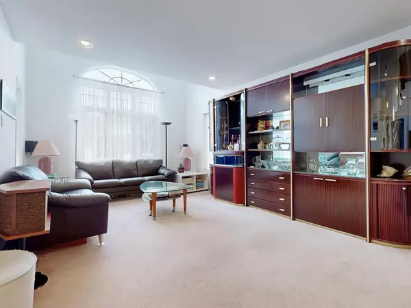 82 Littleleaf CRES, Markham, ON L3S 4E9