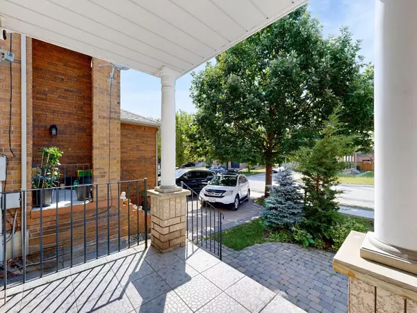 Vaughan, ON L4H 1M6,22 Laura Sabrina DR