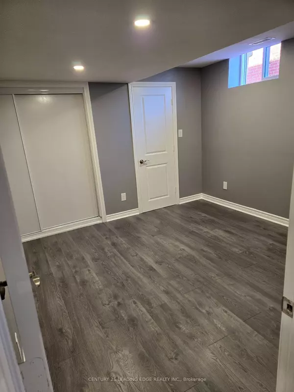 Toronto W04, ON M6N 2S1,10 Lambton AVE