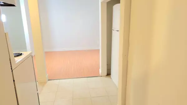 Brampton, ON L6V 2W7,23 Bruce Beer DR #BSMT