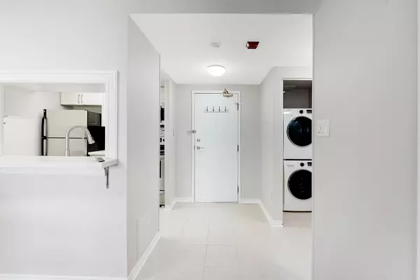 Brampton, ON L6Y 4H8,8351 Mclaughlin RD #403