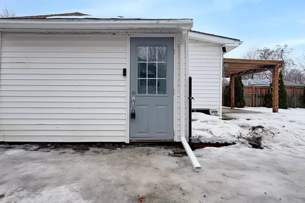 Halton Hills, ON L7J 2E3,127 POPLAR AVE