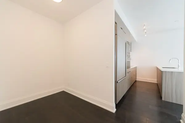 Toronto W06, ON M8V 0C8,56 ANNIE CRAIG DR #3903