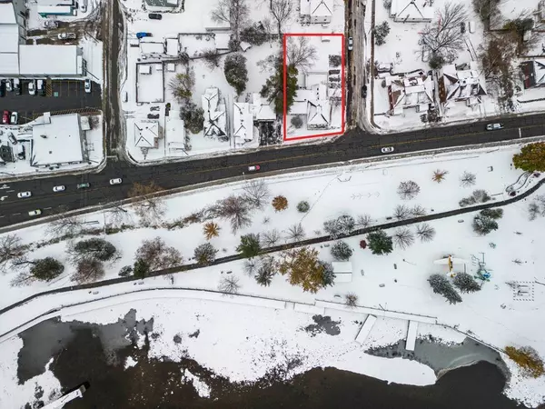 Smiths Falls, ON K7A 4E8,17 Lombard ST