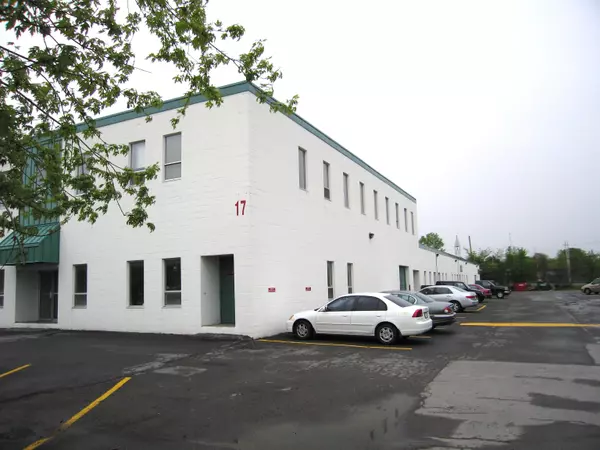 Tanglewood - Grenfell Glen - Pineglen, ON K2G 0G3,17 Grenfell CRES NW #200