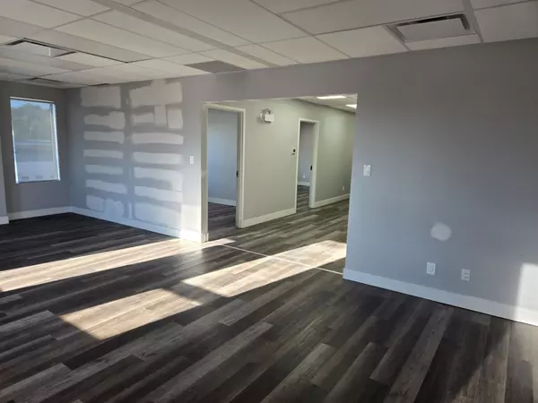 Tanglewood - Grenfell Glen - Pineglen, ON K2G 0G3,17 Grenfell CRES NW #200