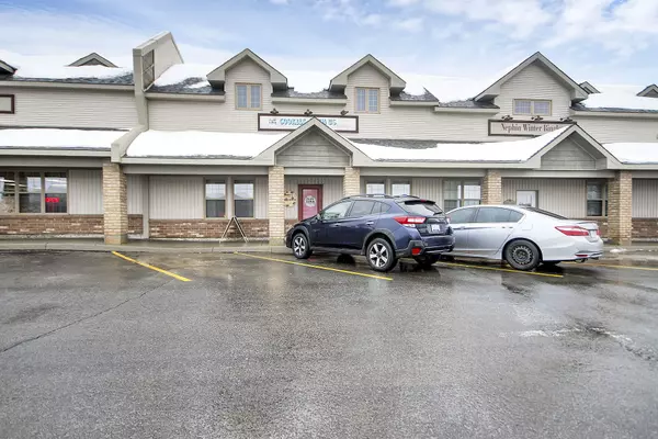 1 Costello DR #3, Carleton Place, ON K7C 0B4