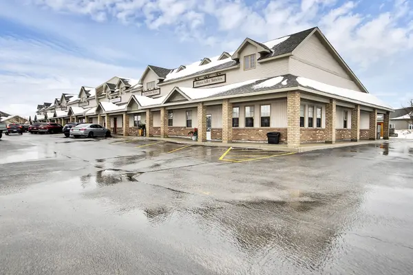 Carleton Place, ON K7C 0B4,1 Costello DR #3