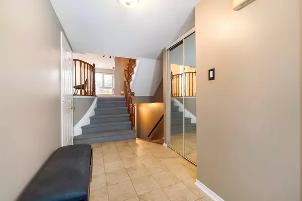 Kanata, ON K2M 2H9,86 Furlong CRES