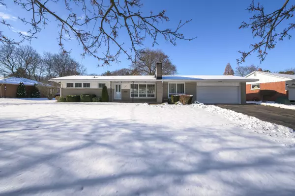 488 Oakridge DR, London North, ON N6H 3E9