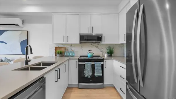 Langford, BC V9B 7B7,1371 Goldstream Ave #109