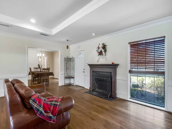 Dallas, TX 75218,9702 El Patio Drive