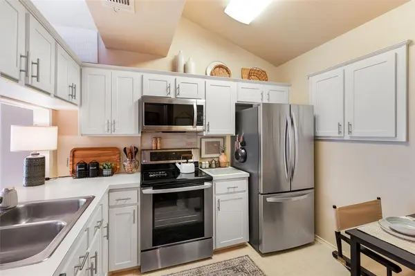 Dallas, TX 75252,17490 Meandering Way #804