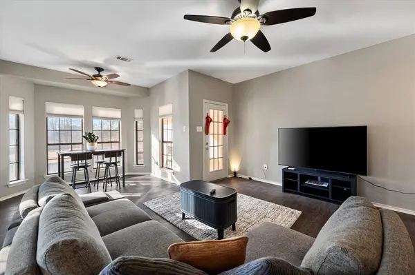 Tool, TX 75143,1933 Island Circle #A201