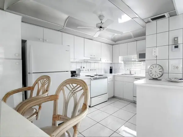 381 S HollybrookDrive #204,  Pembroke Pines,  FL 33025