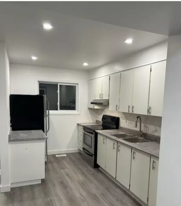 Blossom Park - Airport And Area, ON K1T 2A8,2799 Pimlico CRES