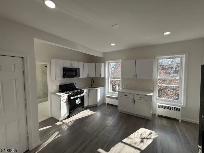 Jersey City, NJ 07304,242 Pacific Ave