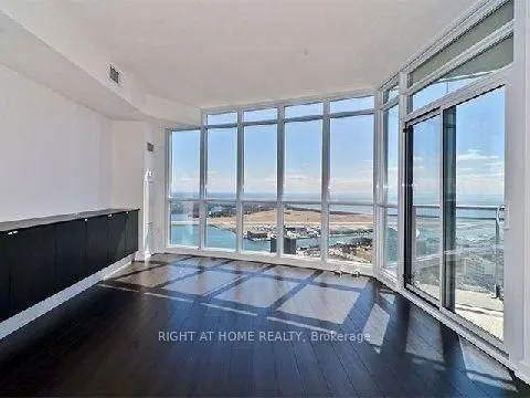 Toronto C01, ON M5V 4A9,21 Iceboat TER #4309