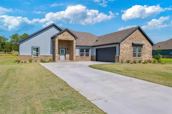 1013 Don Eve Court, Azle, TX 76020
