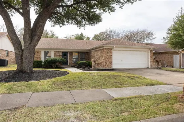 6628 Fair Oaks Drive,  Watauga,  TX 76148