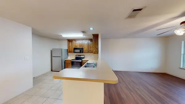 Denton, TX 76201,2335 Elm