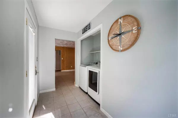 Huddleston, VA 24104,404 Heather LN