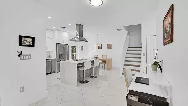 Pembroke Pines, FL 33028,518 NW 130th Way