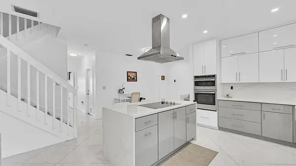 Pembroke Pines, FL 33028,518 NW 130th Way