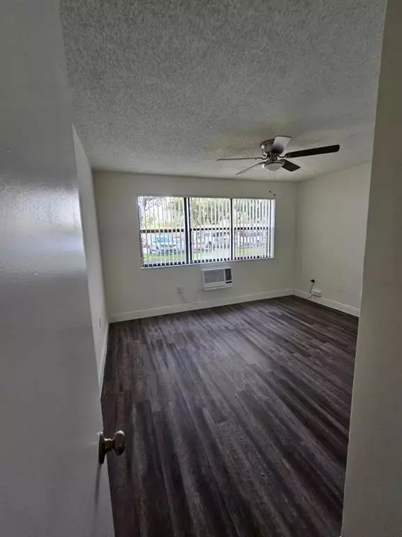 Hialeah, FL 33015,18335 NW 68 Ave #700-103A