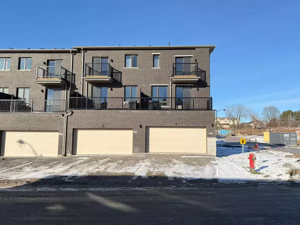 Richmond Hill, ON L4E 1P5,3 Helmkay AVE